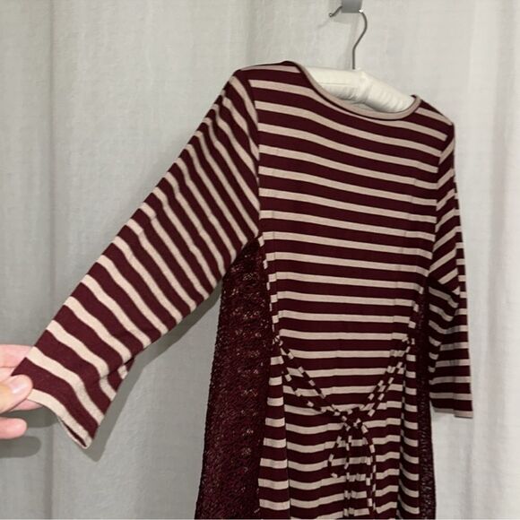 Motherhood M Burgundy Ivory Stripes Lace Inset Crew Top - Picture 9 of 9